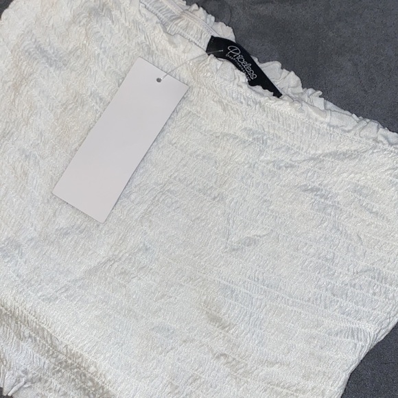 Shop Priceless off shoulder crop top white - Picture 2 of 3